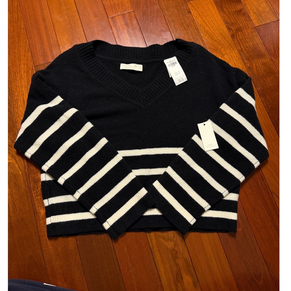 Abercrombie & Fitch Merino Wool Blend Striped V-Neck Sweater Black White M NEW